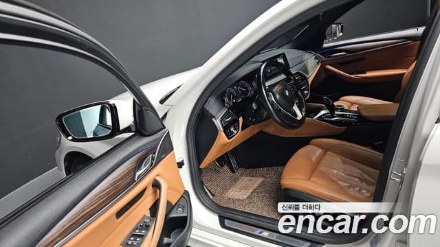 BMW 5시리즈 (G30) 520d xDrive M Sport Plus, 2017 10