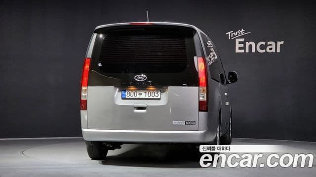 Hyundai Staria Modern, 2023 4