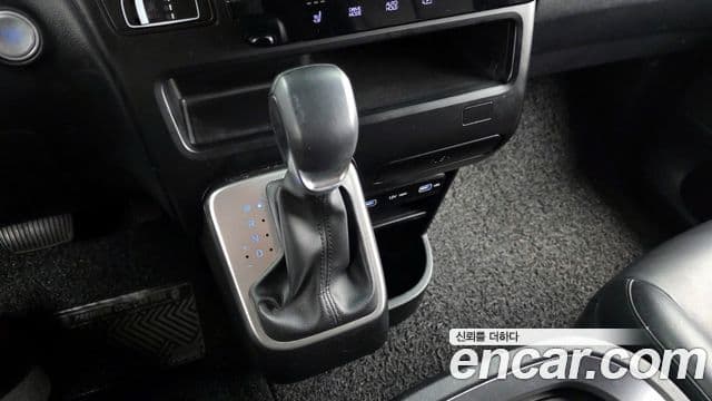 Hyundai Staria Modern, 2023 9