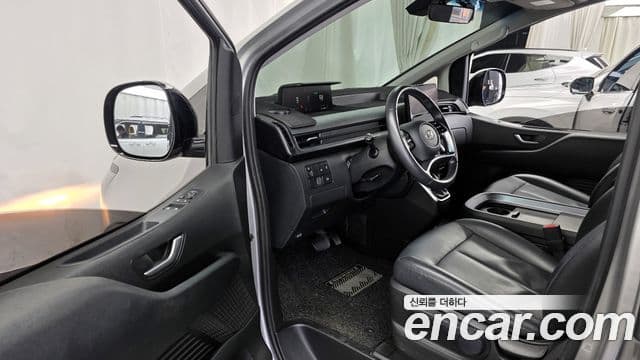 Hyundai Staria Modern, 2023 10