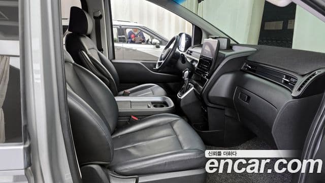 Hyundai Staria Modern, 2023 11