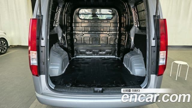 Hyundai Staria Modern, 2023 20