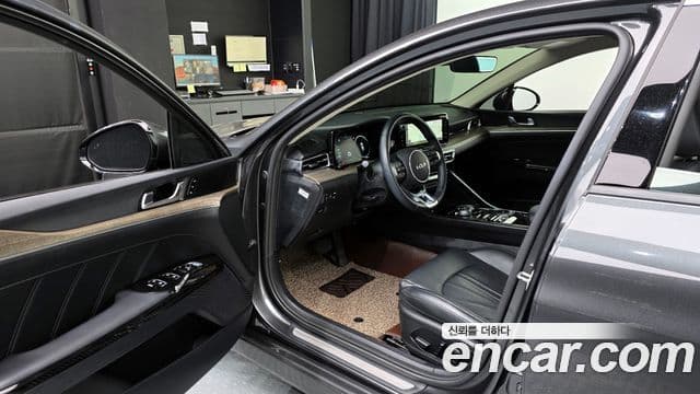 Kia K5 3세대 Signature, 2023 10