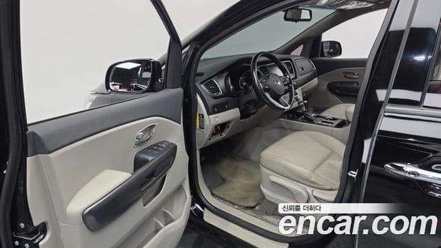 Kia The / новый New Carnival Luxury, 2019 11