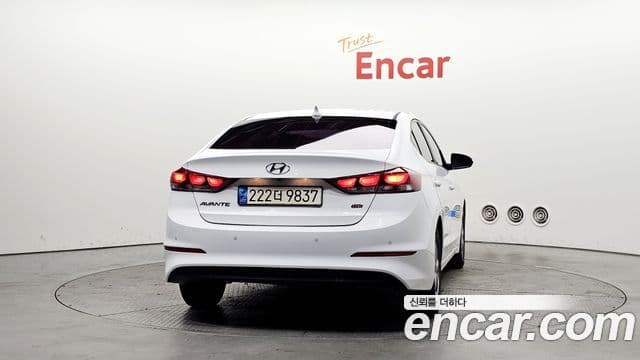 Hyundai Avante AD 1.6 GDI Smart, 2016 4