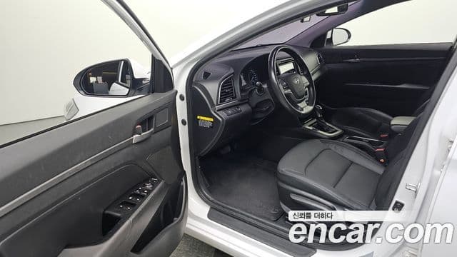 Hyundai Avante AD 1.6 GDI Smart, 2016 10