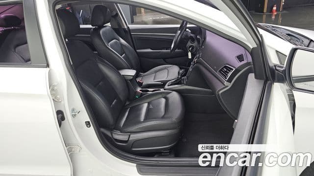 Hyundai Avante AD 1.6 GDI Smart, 2016 13