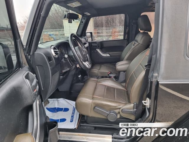 Jeep Wrangler (JK) 3.8 70th Anniversary, 2011 10