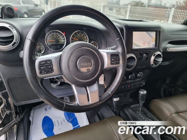 Jeep Wrangler (JK) 3.8 70th Anniversary, 2011 14