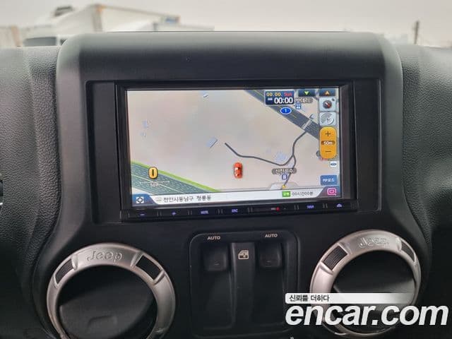 Jeep Wrangler (JK) 3.8 70th Anniversary, 2011 15