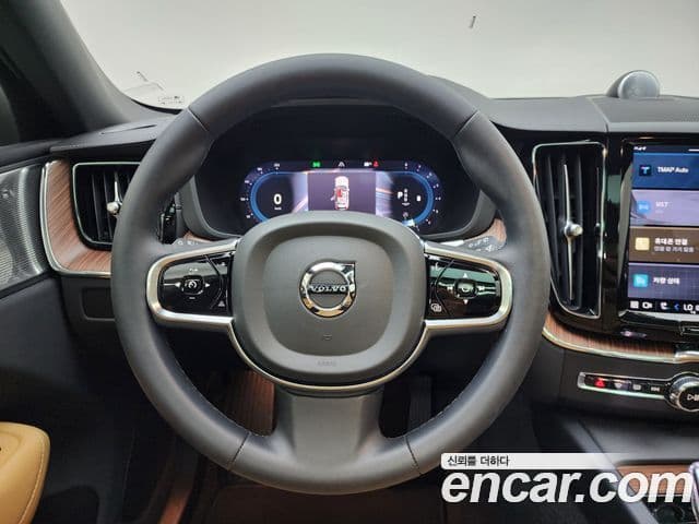 Volvo XC60 2세대 B5 Ultra Bright, 2025 12