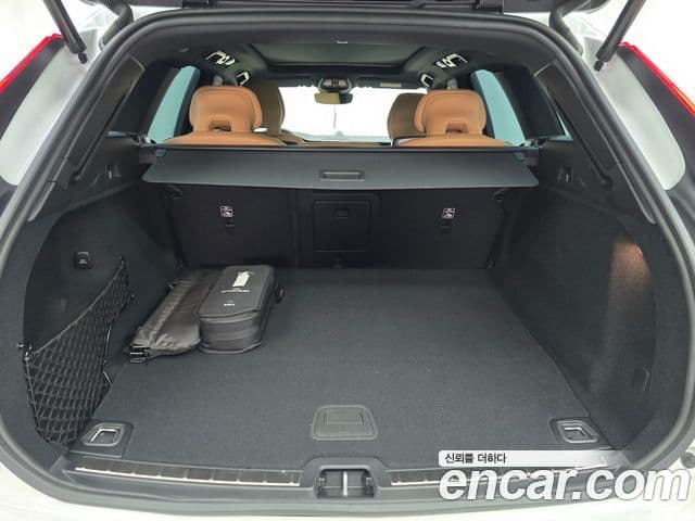 Volvo XC60 2세대 B5 Ultra Bright, 2025 19