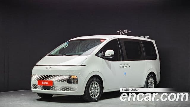 Hyundai Staria Modern, 2023 1