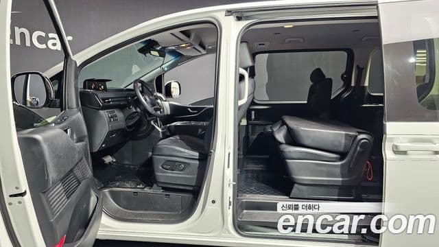 Hyundai Staria Modern, 2023 11