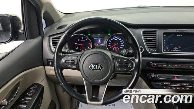 Kia The / новый New Carnival Luxury, 2020 13