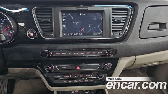 Kia The / новый New Carnival Prestige, 2019 15