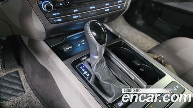 Hyundai Genesis DH Modern, 2016 9