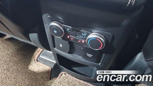 Ford Explorer 6세대, 2021 18