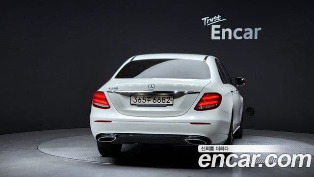 Mercedes-Benz E-класс W213 Avantgarde, 2020 4