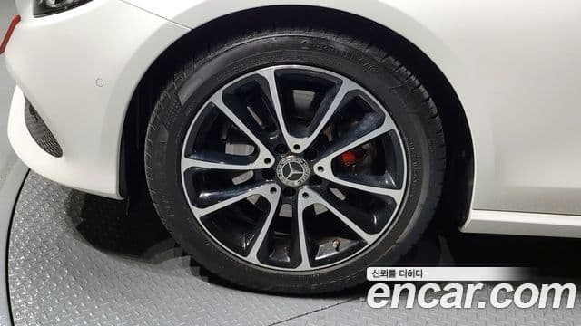 Mercedes-Benz E-класс W213 Avantgarde, 2020 все фото