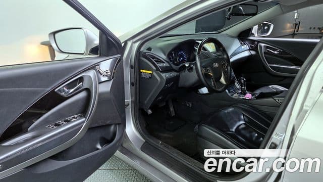 Hyundai Grandeur HG Modern, 2013 10