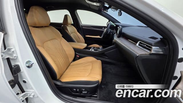 Kia K5 3세대 Signature, 2021 10
