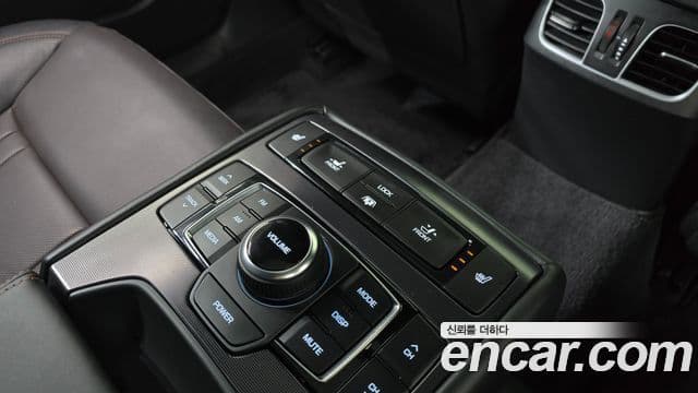 Genesis G80 Sport, 2018 18