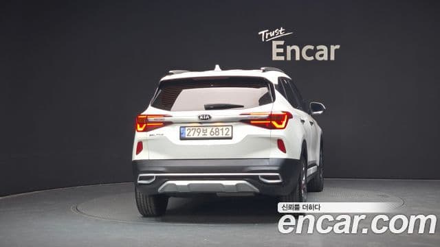 Kia Seltos Signature, 2022 4