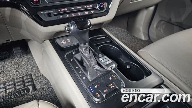 Kia All New Carnival Luxury, 2016 9