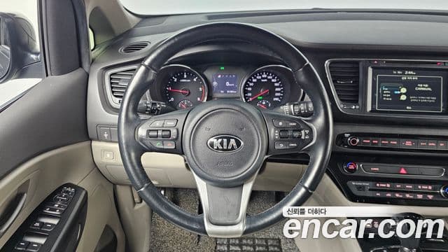 Kia All New Carnival Luxury, 2016 13