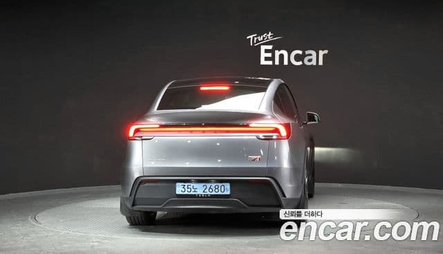 Tesla модель Y Long Range AWD, 2025 4