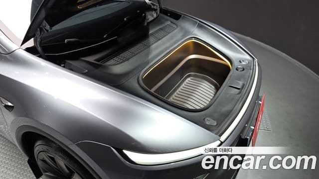 Tesla модель Y Long Range AWD, 2025 6