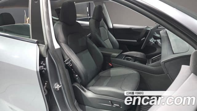 Tesla модель Y Long Range AWD, 2025 10