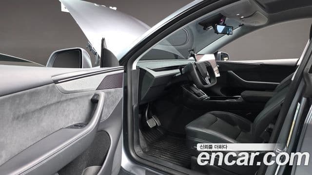 Tesla модель Y Long Range AWD, 2025 11