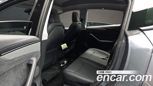 Tesla модель Y Long Range AWD, 2025 12