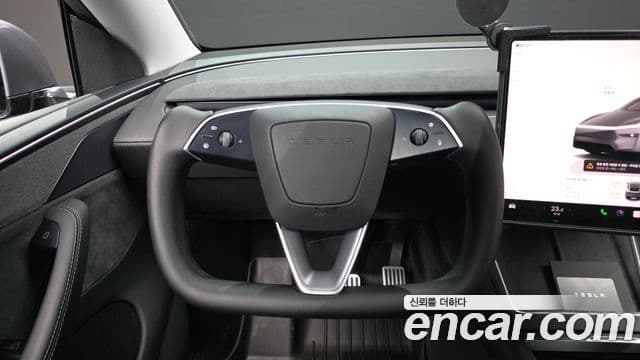 Tesla модель Y Long Range AWD, 2025 13