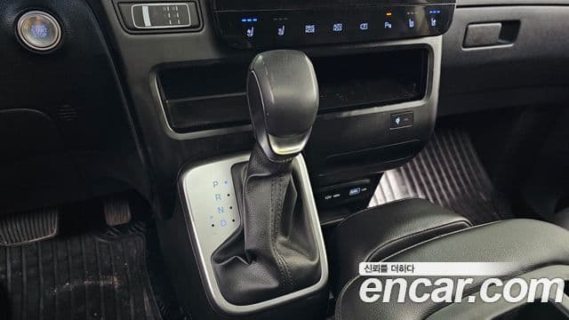 Hyundai Staria Modern, 2024 9