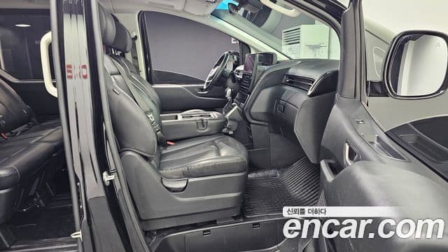 Hyundai Staria Modern, 2024 11