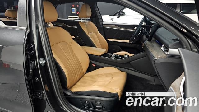 Kia K5 3세대 Signature, 2022 10