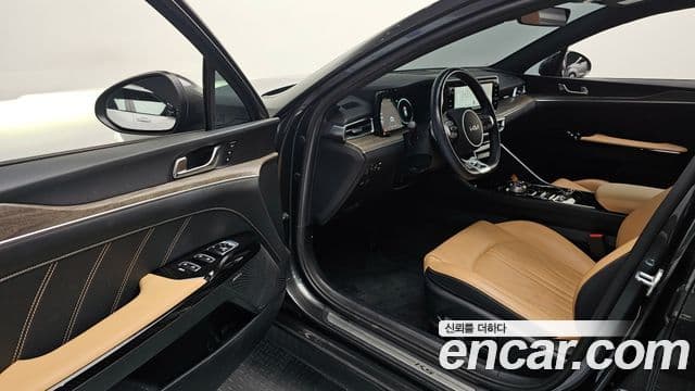 Kia K5 3세대 Signature, 2022 11