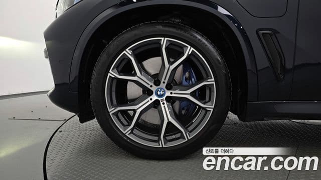 BMW X5 (G05) xDrive 45e M Sport, 2023 все фото