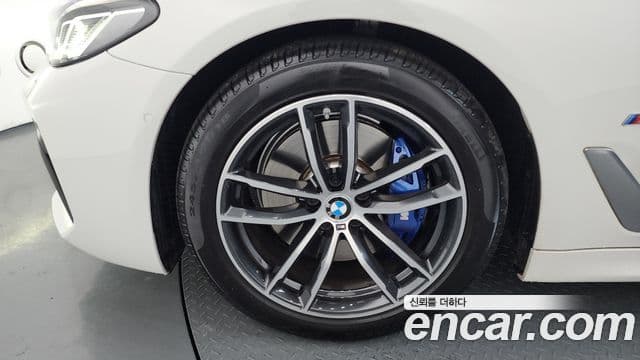 BMW 5시리즈 (G30) 520i M Sport, 2023 все фото