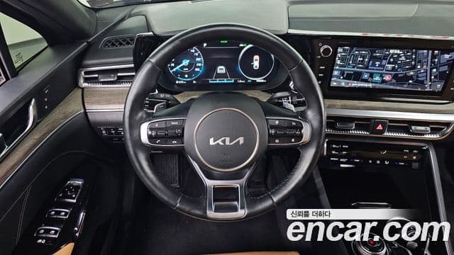 Kia K5 гибрид 3세대 Signature, 2023 13