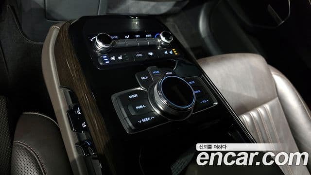 Genesis EQ900 Premium Luxury, 2016 17