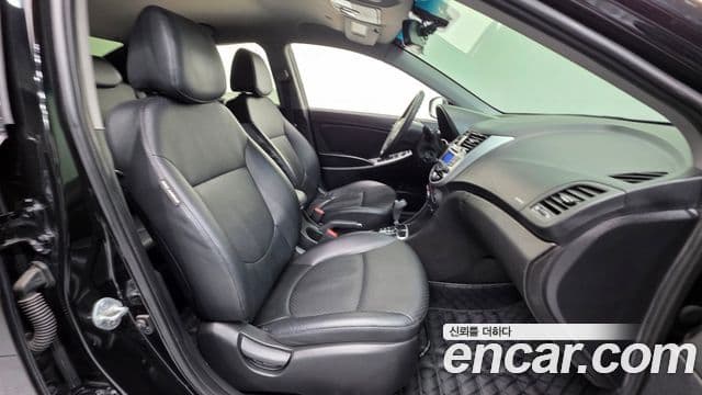 Hyundai Accent(новый кузов / новое поколение) Premier, 2013 10