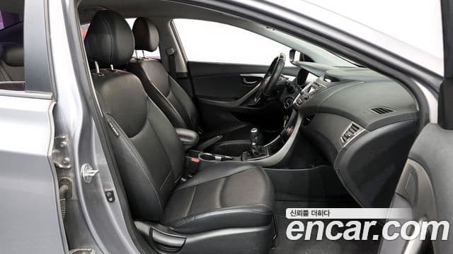 Hyundai Avante MD Style, 2014 10