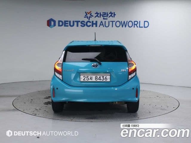 Toyota 프리우스 C, 2018 4