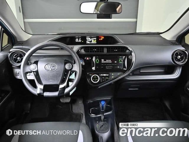 Toyota 프리우스 C, 2018 7