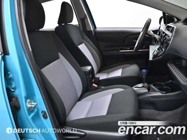 Toyota 프리우스 C, 2018 10