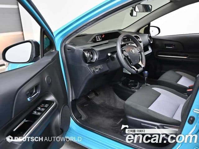 Toyota 프리우스 C, 2018 11